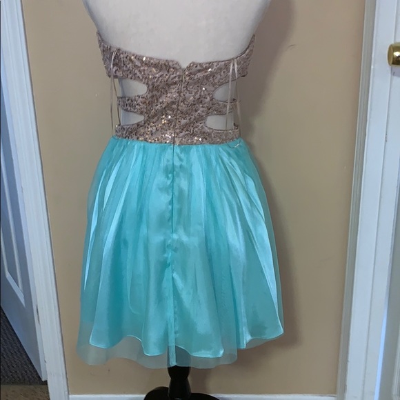 Juniors formal dress - Picture 4 of 4